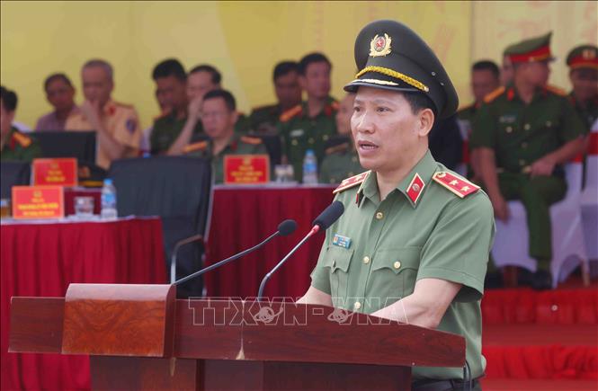 Trung tướng Lê Văn Tuyến, Thứ trưởng Bộ Công an phát biểu khai mạc hội thi. Ảnh: Phạm Kiên - TTXVN
