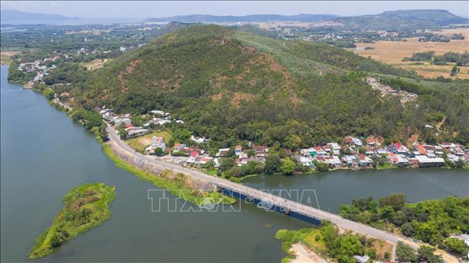 Xã An Thạch, huyện Tuy An là nơi làng nghề gốm cổ Quảng Đức xưa. Ảnh: TTXVN phát