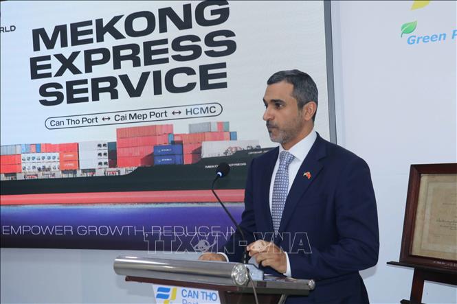 Ông Eisa Alhammadi, Đại diện lâm thời Đại sứ quán UAE tại Việt Nam phát biểu. Ảnh: Ngọc Thiện - TTXVN