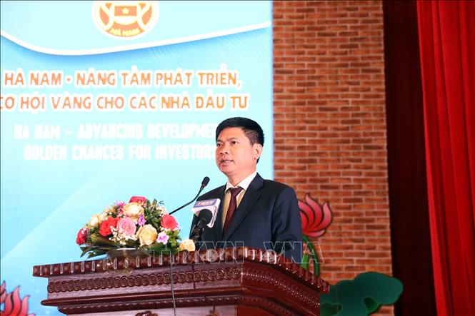 Bí thư Tỉnh ủy, Chủ tịch UBND tỉnh Hà Nam Trương Quốc Huy phát biểu bế mạc hội nghị. Ảnh: Thanh Tuấn - TTXVN