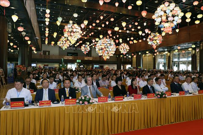 Đại diện các Hội, Hiệp hội doanh nghiệp, các chuyên gia, nhà khoa học, tập đoàn kinh tế, doanh nghiệp du lịch, lữ hành trong nước và quốc tế tham dự hội nghị. Ảnh: Thanh Tuấn - TTXVN
