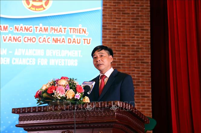 Phó Chủ tịch Thường trực UBND tỉnh Hà Nam Nguyễn Anh Chức phát biểu khai mạc hội nghị. Ảnh: Thanh Tuấn - TTXVN