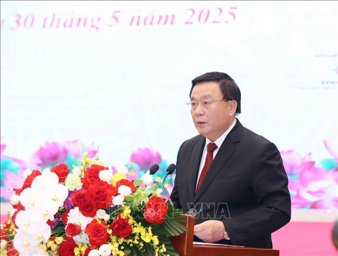 Đồng chí Nguyễn Xuân Thắng, Uỷ viên Bộ Chính trị, Giám đốc Học viện Chính trị Quốc gia Hồ Chí Minh, Chủ tịch Hội đồng Lý luận Trung ương phát biểu đề dẫn hội thảo. Ảnh: Phương Hoa - TTXVN