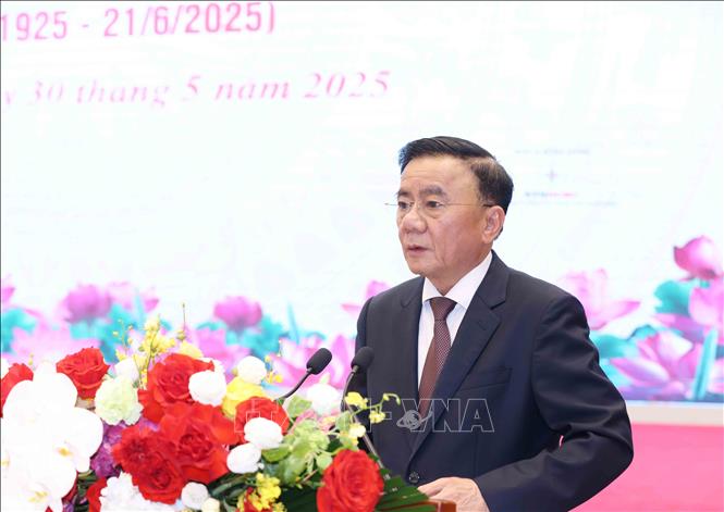 Đồng chí Trần Cẩm Tú, Uỷ viên Bộ Chính trị, Thường trực Ban Bí thư phát biểu khai mạc hội thảo. Ảnh: Phương Hoa - TTXVN
