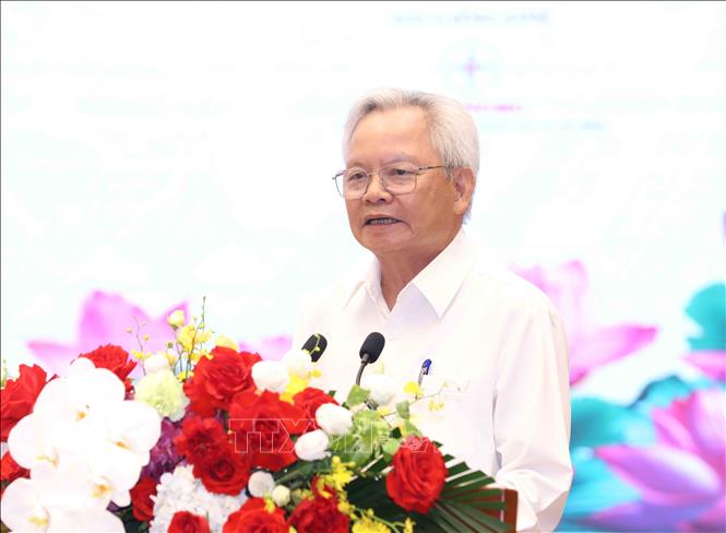 GS. TS Tạ Ngọc Tấn, Phó Chủ tịch Thường trực Hội đồng Lý luận Trung ương phát biểu tại hội thảo. Ảnh: Phương Hoa - TTXVN