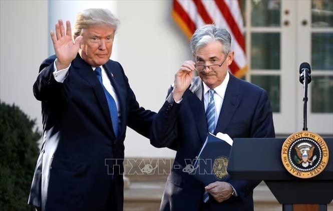(Tư liệu) Tổng thống Mỹ Donald Trump (trái) và Chủ tịch Fed Jerome Powell tại Nhà Trắng ngày 2/11/2017. Ảnh: REUTERS/TTXVN