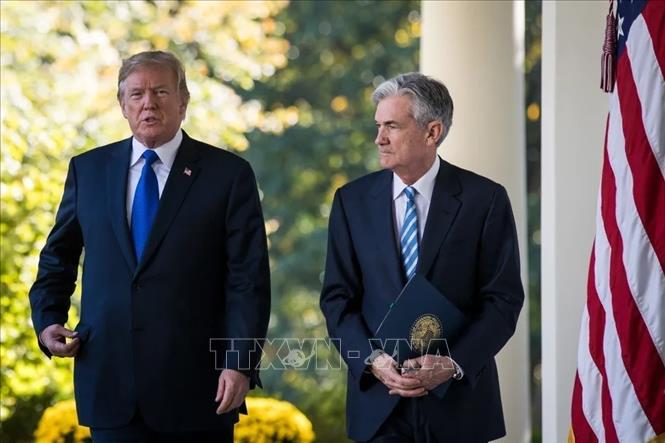 (Tư liệu) Tổng thống Mỹ Donald Trump (trái) và Chủ tịch Fed Jerome Powell tại Nhà Trắng năm 2017. Ảnh: Getty Images/TTXVN