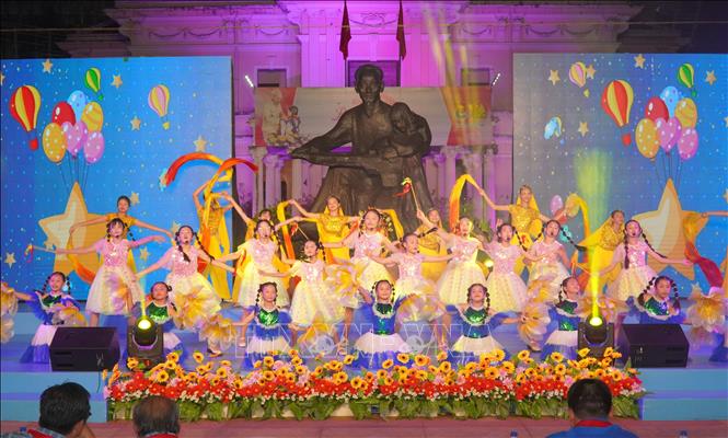 Thiếu nhi biểu diễn văn nghệ tại Lễ hội Thiếu nhi Kids Fest. Ảnh: Trung Tuyến - TTXVN