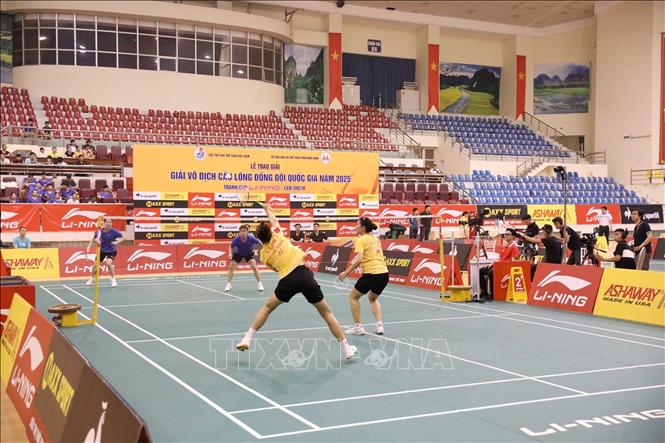 Một pha cầu hấp dẫn trong trận chung kết đồng đội nữ giữa Đồng Nai và Thái Bình. Ảnh: Đức Phương - TTXVN