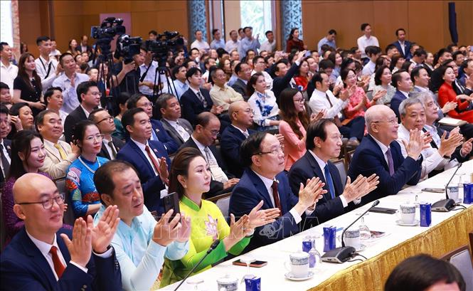 Các doanh nghiệp tham dự toạ đàm về phát triển kinh tế tư nhân. Ảnh: Dương Giang-TTXVN

