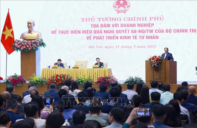 Thủ tướng Phạm Minh Chính phát biểu tại cuộc toạ đàm với doanh nghiệp về phát triển kinh tế tư nhân. Ảnh: Dương Giang-TTXVN