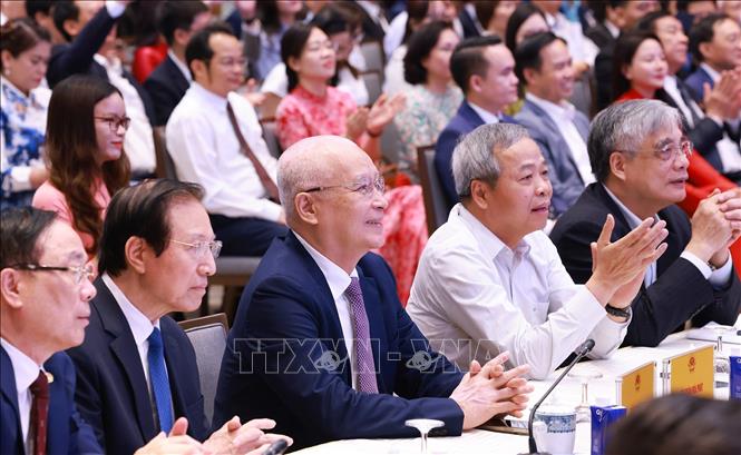 Các doanh nghiệp tham dự toạ đàm về phát triển kinh tế tư nhân. Ảnh: Dương Giang-TTXVN
