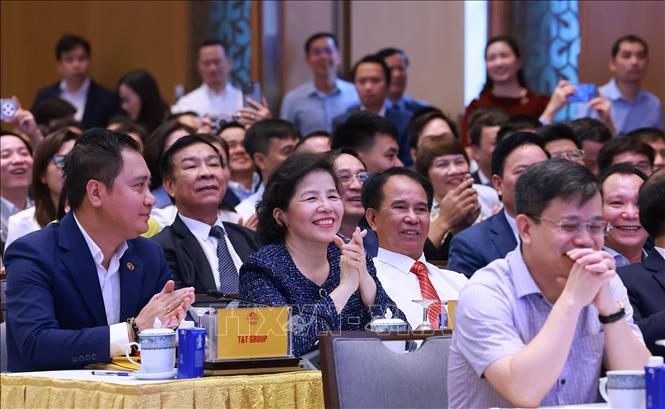 Các doanh nghiệp tham dự toạ đàm về phát triển kinh tế tư nhân. Ảnh: Dương Giang-TTXVN
