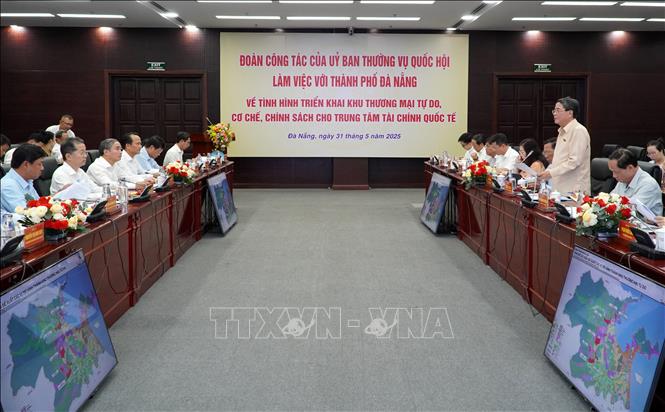 Quang cảnh buổi làm việc. Ảnh: Quốc Dũng - TTXVN
