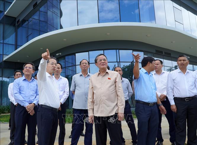 Đoàn công tác Ủy ban Thường vụ Quốc hội thăm Khu công viên phần mềm số 2 Đà Nẵng. Ảnh: Quốc Dũng - TTXVN