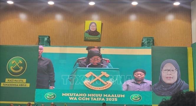 Tổng thống Tanzania - Chủ tịch đảng CCM, Tiến sĩ Samia Suluhu Hassan chủ trì Hội nghị. Ảnh TTXVN phát
