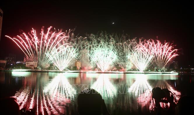 The performance by the defending champion Joho Pyro of Finland. VNA Photo: Trần Lê Lâm 