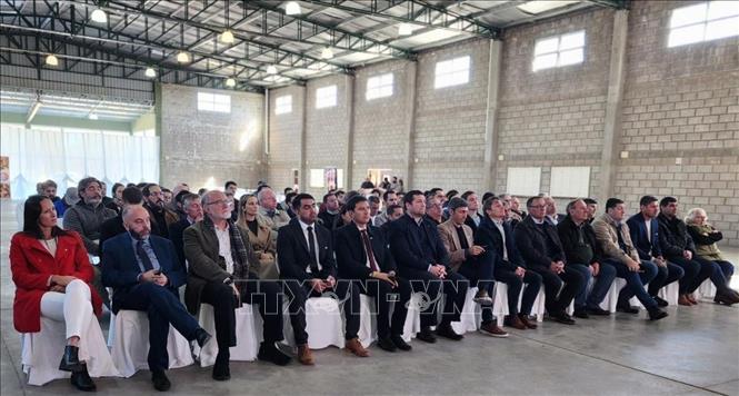 Đông đảo doanh nghiệp Argentina tham dự Diễn đàn Doanh nghiệp Argentina – Việt Nam (FINAV) đã được tổ chức tại thành phố Manfredi, tỉnh Cordoba, miền trung Argentina, ngày 30/4.  Ảnh: Diệu Hương - P/v TTXVN tại Buenos Aires