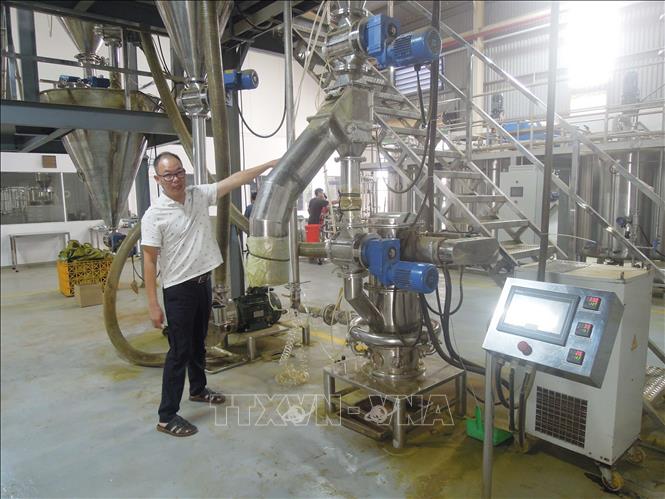 Nhà máy sản xuất của Công ty TNHH Việt Thảo Nhiên được tự động hóa gần như như hoàn toàn với thiết bị nhập khẩu, đạt các tiêu chuẩn khó tính nhất hiện nay. Ảnh: Kha Phạm – TTXVN.