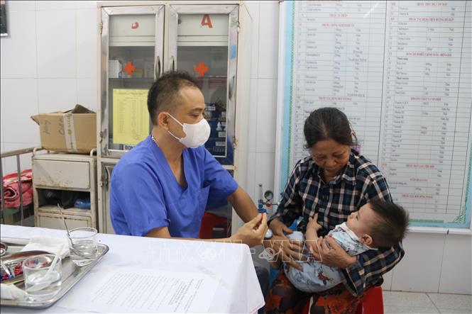 Chiến dịch là hoạt động thường niên nhằm cải thiện tình trạng thiếu vitamin A, phòng chống suy dinh dưỡng cho trẻ. Ảnh: Thu Hoài-TTXVN