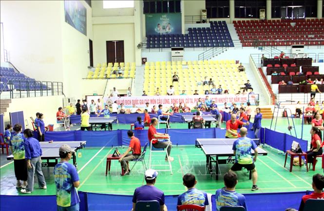 Quang cảnh các vận động viên tranh tài các nội dung ở môn bóng bàn. Ảnh: Trịnh Bang Nhiệm - TTXVN