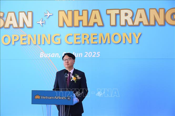 Ông Nam Chang-hee, Giám đốc Sân bay Gimhae phát biểu. Ảnh Khánh Vân - P/v TTXVN tại Hàn Quốc