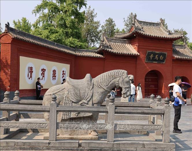Cái tên Bạch Mã được cho là để chỉ việc các kinh Phật mà 2 nhà sư mang đến Trung Quốc được chở trên lưng một con ngựa trắng. Ảnh: Công Tuyên-PV TTXVN tại Trung Quốc