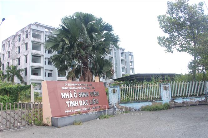 Khu nhà ở sinh viên Bạc Liêu bỏ hoang nhiều năm qua. Ảnh: Chanh Đa-TTXVN

Ảnh: Chanh Đa-TTXVN