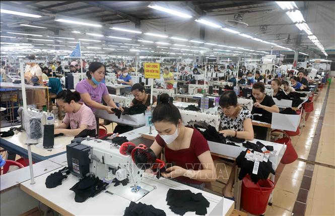 Công ty may TNG Thái Nguyên mỗi năm đạt doanh thu hàng ngàn tỷ đồng, tạo việc làm cho hơn 20.000 lao động. Ảnh: Trần Việt - TTXVN