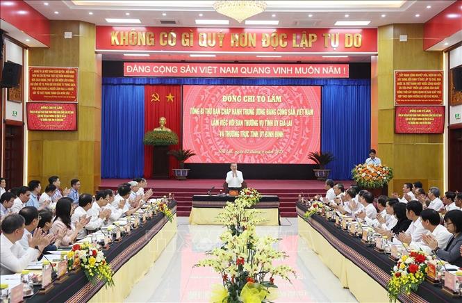 Tổng Bí thư Tô Lâm làm việc với Ban Thường vụ Tỉnh ủy Gia Lai và Thường trực Tỉnh ủy Bình Định. Ảnh: Thống Nhất – TTXVN

