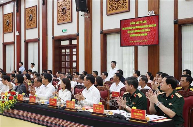 Các đại biểu tham dự buổi làm việc. Ảnh: Thống Nhất – TTXVN

