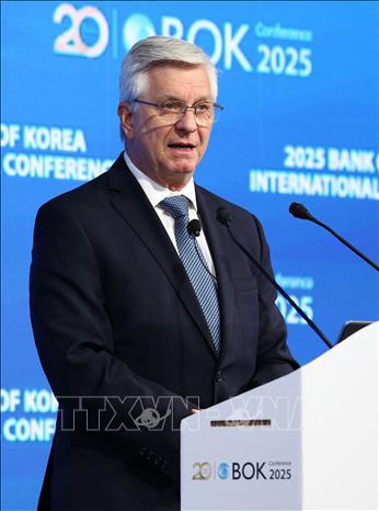 Thống đốc Cục Dự trữ Liên bang Mỹ (FED) Christopher Waller phát biểu tại Hội nghị quốc tế năm 2025 do Ngân hàng Trung ương Hàn Quốc (BOK) tổ chức ở Seoul, ngày 2/6/2025. Ảnh: Yonhap/TTXVN