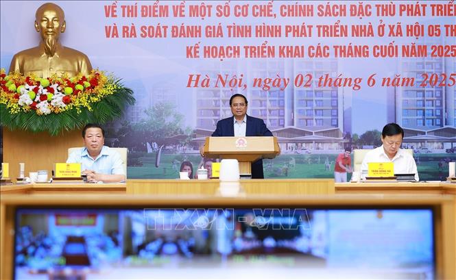 Thủ tướng Phạm Minh Chính chủ trì Hội nghị triển khai Nghị quyết của Quốc hội về thí điểm một số cơ chế, chính sách đặc thù phát triển nhà ở xã hội. Ảnh: Dương Giang-TTXVN
