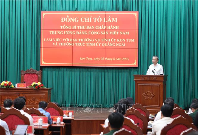 Tổng Bí thư Tô Lâm phát biểu tại buổi làm việc với Ban Thường vụ Tỉnh ủy Kon Tum và Thường trực Tỉnh ủy Quảng Ngãi. Ảnh: Thống Nhất – TTXVN
