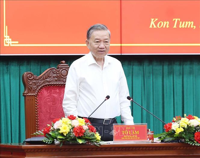 Tổng Bí thư Tô Lâm phát biểu tại buổi làm việc với Ban Thường vụ Tỉnh ủy Kon Tum và Thường trực Tỉnh ủy Quảng Ngãi. Ảnh: Thống Nhất – TTXVN