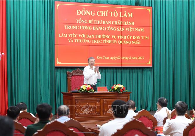 Tổng Bí thư Tô Lâm tại buổi làm việc với Ban Thường vụ Tỉnh ủy Kon Tum và Thường trực Tỉnh ủy Quảng Ngãi. Ảnh: Thống Nhất – TTXVN