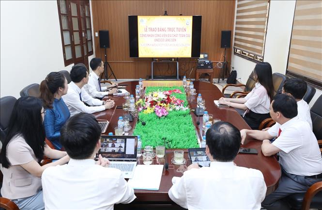 Lễ trao Bằng trực tuyến công nhận Công viên địa chất Toàn cầu UNESCO Lạng Sơn tại điểm cầu Trung tâm Xúc tiến Đầu tư, Thương mại và Du lịch tỉnh Lạng Sơn. Ảnh: Anh Tuấn – TTXVN