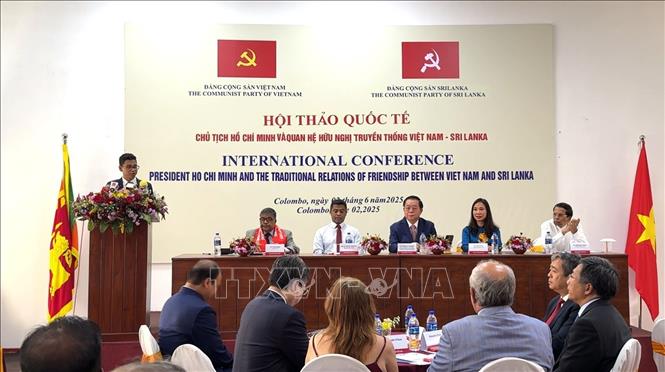 Các đại biểu tham dự hội thảo 