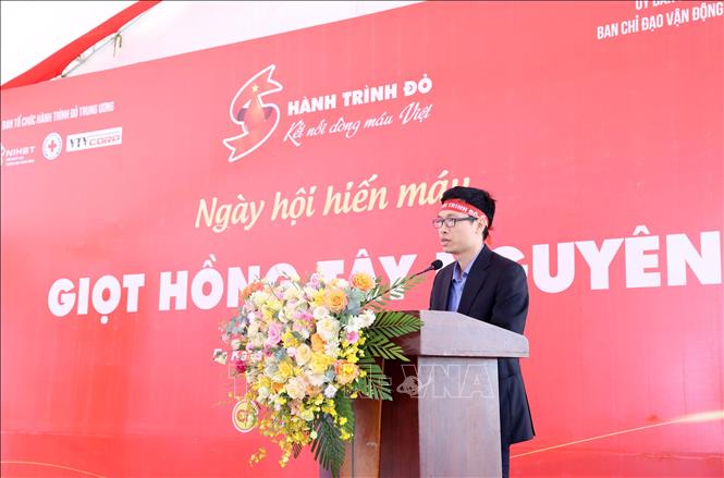 Tiến sĩ Nguyễn Bá Khanh, Phó Giám đốc Trung tâm máu quốc gia, phát biểu khai mạc chương trình. Ảnh: Hoài Thu – TTXVN