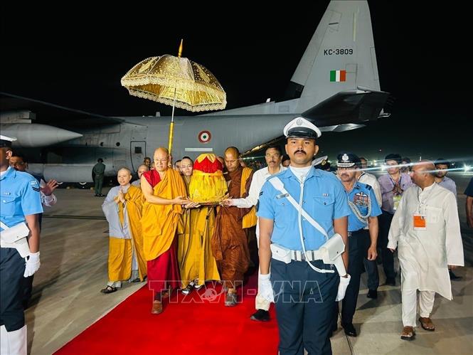 Xá lợi thiêng liêng của Đức Phật đã chính thức trở về New Delhi, kết thúc hành trình tâm linh kéo dài tròn 1 tháng tại Việt Nam. Ảnh: Quang Trung – PV TTXVN tại Ấn Độ