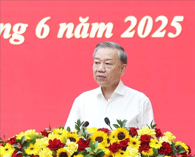 Tổng Bí thư Tô Lâm phát biểu chỉ đạo tại cuộc làm việc với Ban Thường vụ Tỉnh ủy Kiên Giang và Thường trực Tỉnh ủy An Giang. Ảnh: Thống Nhất – TTXVN