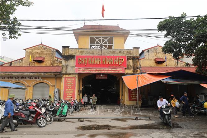 Quang cảnh đìu hiu tại chợ nành Ninh Hiệp. Ảnh: Thành Phương – TTXVN