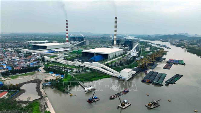 Nhà máy nhiệt điện Hải Phòng (Tập đoàn Điện lực Việt Nam), tại xã Tam Hưng, huyện Thủy Nguyên, thành phố Hải Phòng. Ảnh: Phạm Hậu - TTXVN