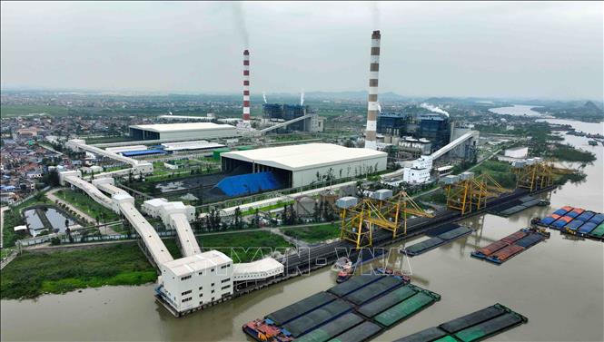 Nhà máy Nhiệt điện Hải Phòng (Tập đoàn Điện lực Việt Nam), tại xã Tam Hưng, huyện Thủy Nguyên, thành phố Hải Phòng. Ảnh: Phạm Hậu - TTXVN