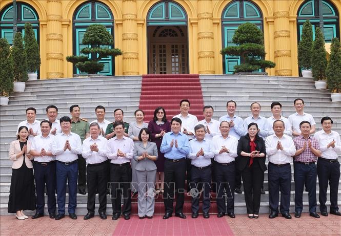 Chủ tịch nước Lương Cường với các đại biểu. Ảnh: Lâm Khánh - TTXVN