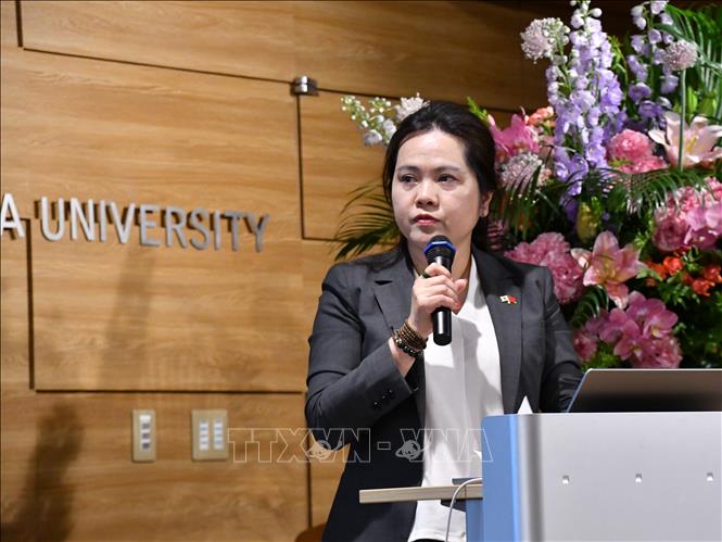 Vietnamese Consul General in Fukuoka Vu Chi Mai speaks at the launching ceremony. VNA Photo: Xuân Giao 