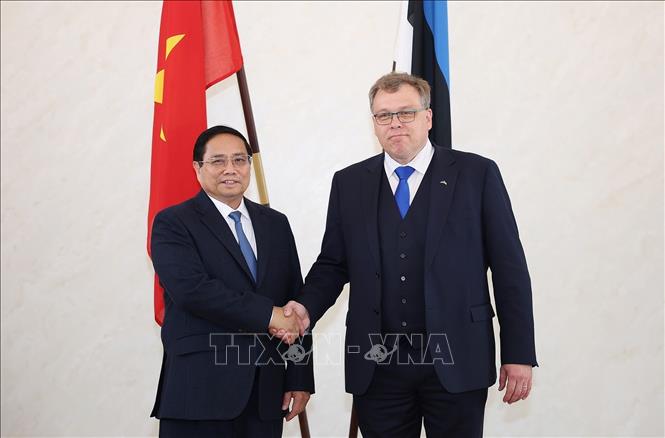 Thủ tướng Phạm Minh Chính hội kiến Chủ tịch Quốc hội Estonia Lauri Hussar. Ảnh: Dương Giang-TTXVN
