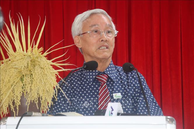 Chairman of Trung An High-Tech Agriculture JSC Pham Thai Binh speaks at the ceremony. VNA Photo: Thu Hiền