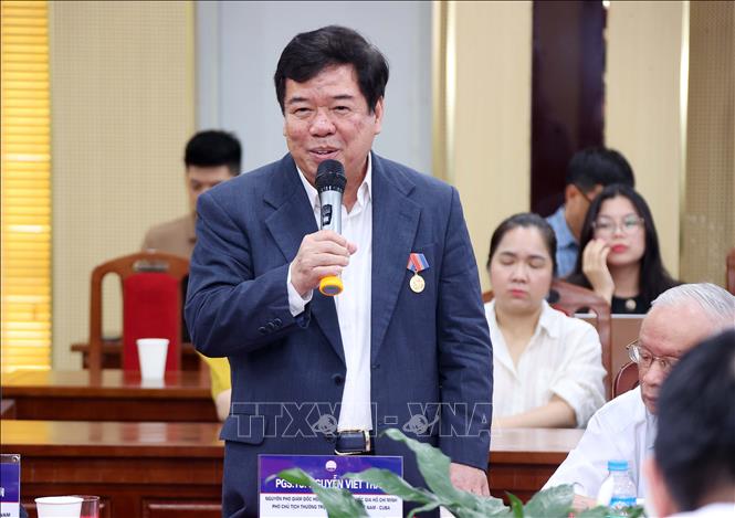 Đồng chí Nguyễn Viết Thảo, nguyên Phó Giám đốc Học viện Chính trị Quốc gia Hồ Chí Minh, Phó Chủ tịch Thường trực Hội Hữu nghị Việt Nam – Cuba chia sẻ về những trải nghiệm và kỷ niệm từng học tập, công tác tại Cuba. Ảnh: Văn Điệp - TTXVN