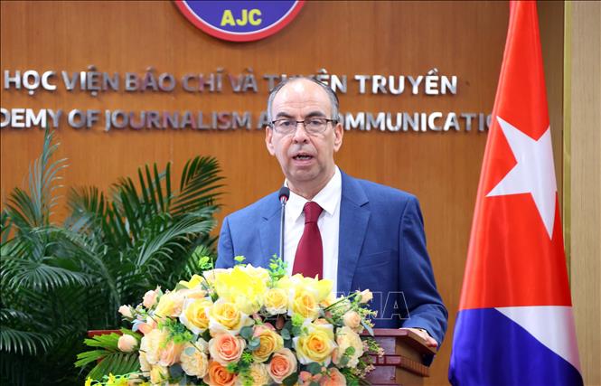 Đại sứ Cuba tại Việt Nam Rogelio Polanco Fuentes phát biểu. Ảnh: Văn Điệp – TTXVN